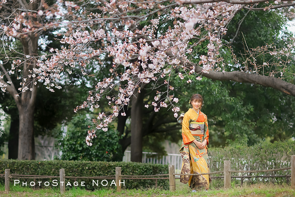 桜と一緒に撮る成人式のお写真